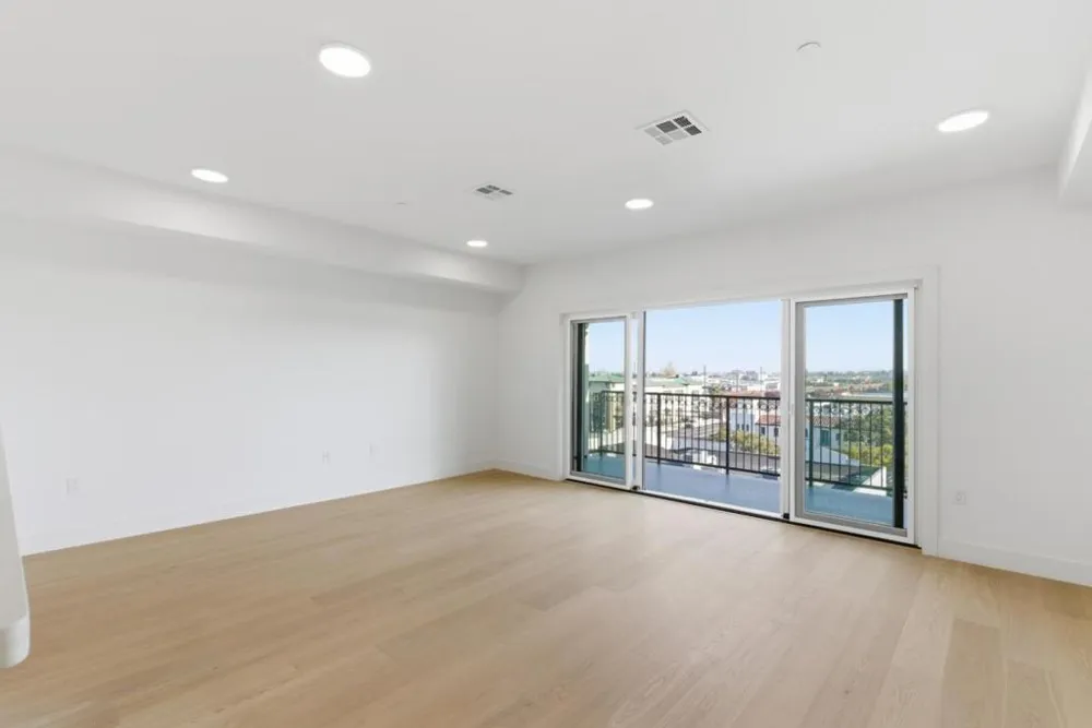560 El Camino Real #206 San Carlos, CA 94070
