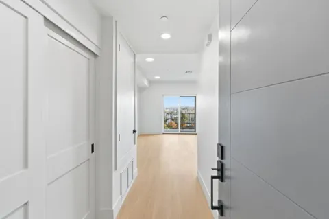 560 El Camino Real #206