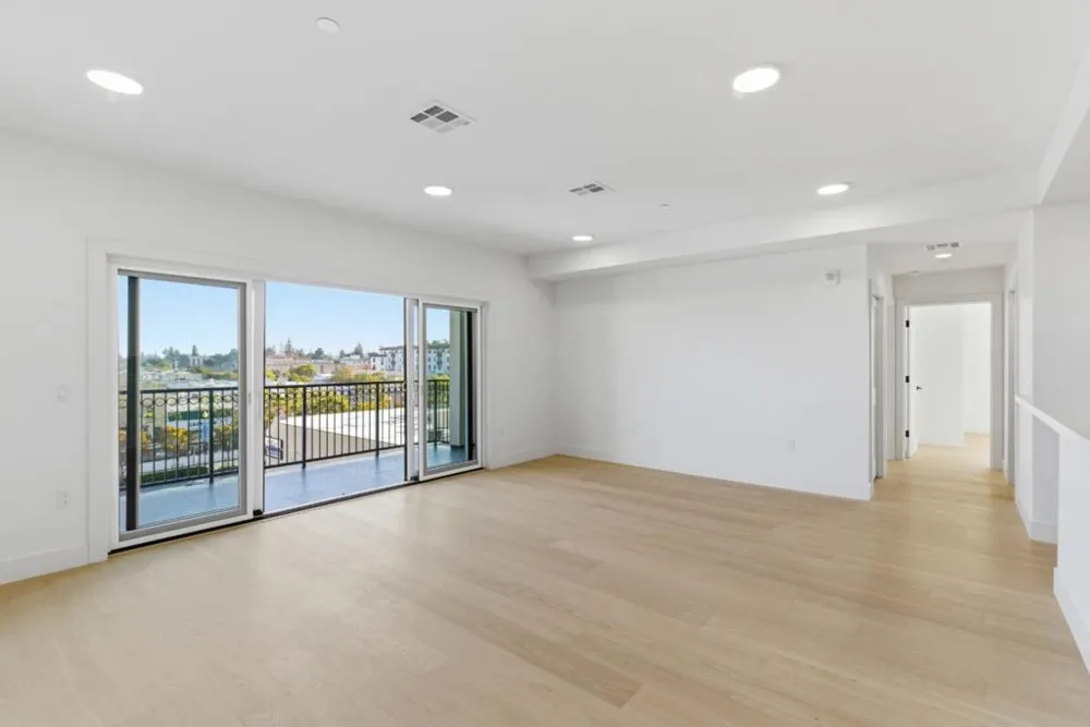560 El Camino Real #206 San Carlos, CA 94070