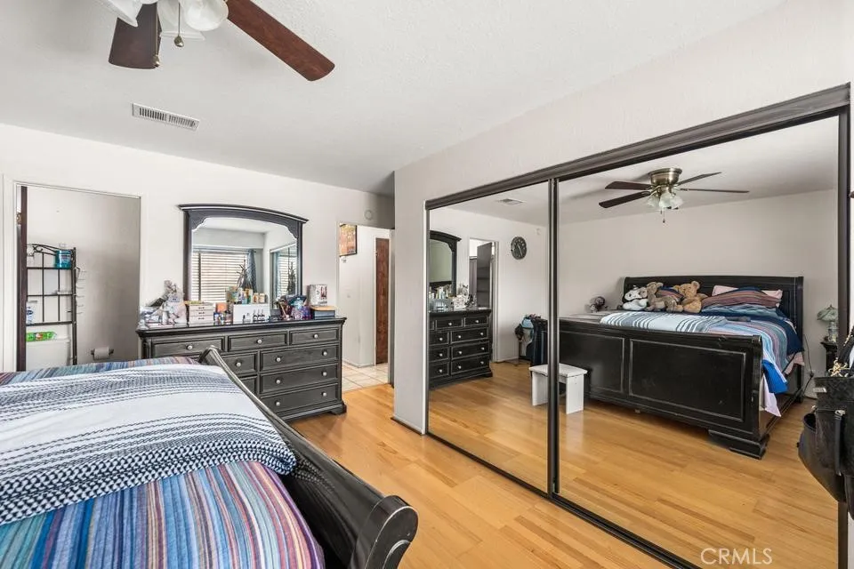 1827 Louise Lancaster, CA 93534