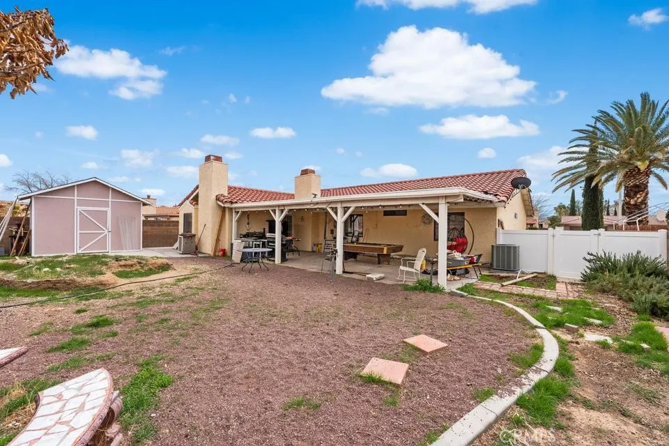 1827 Louise Lancaster, CA 93534