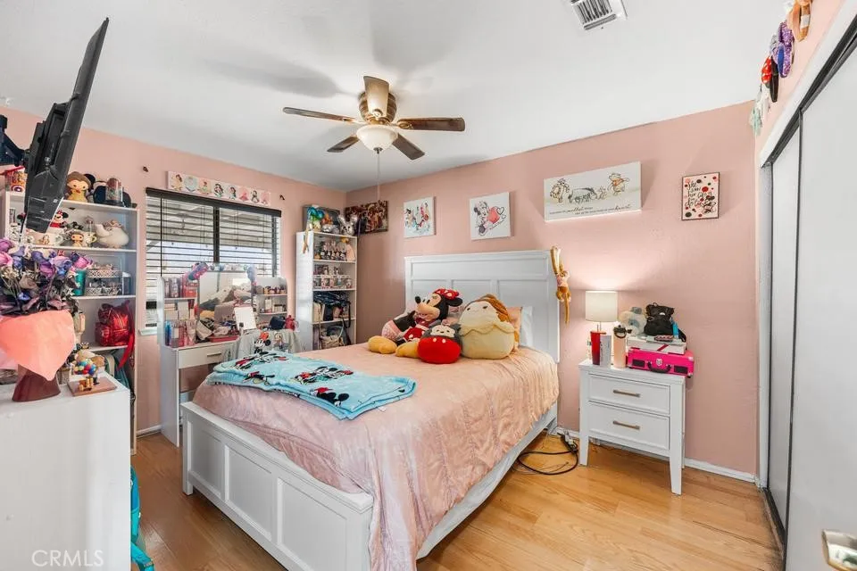 1827 Louise Lancaster, CA 93534