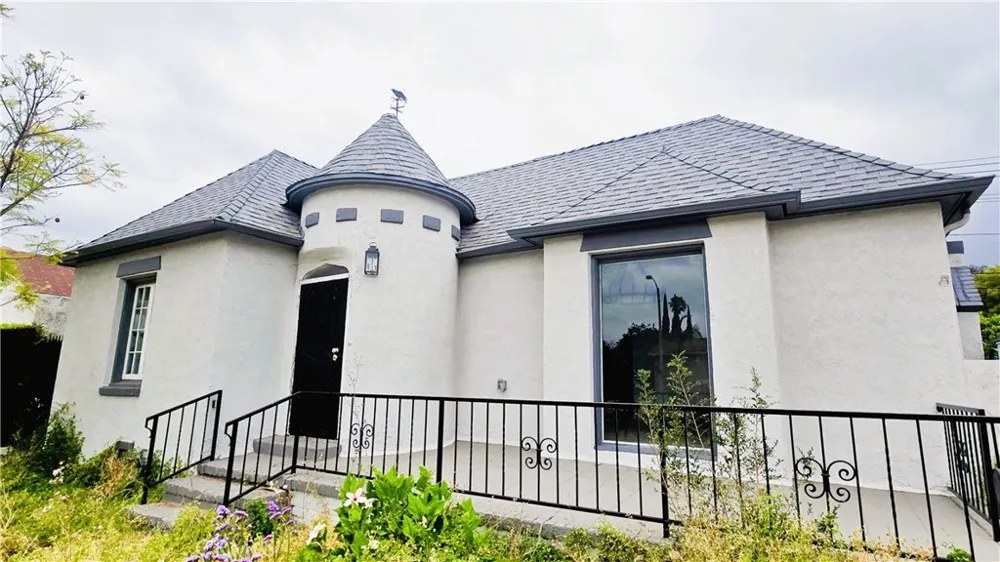 2187 E Villa Pasadena, CA 91107