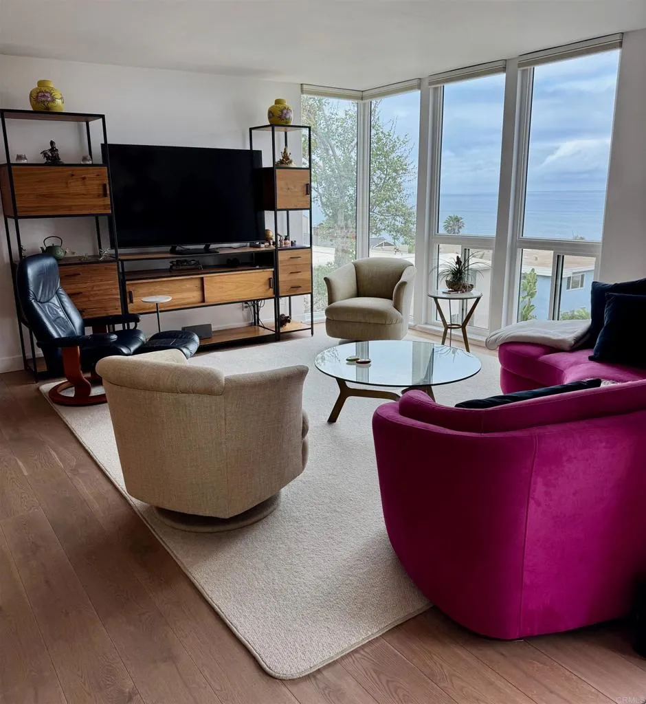 424 Stratford Court #A32 Del Mar, CA 92014