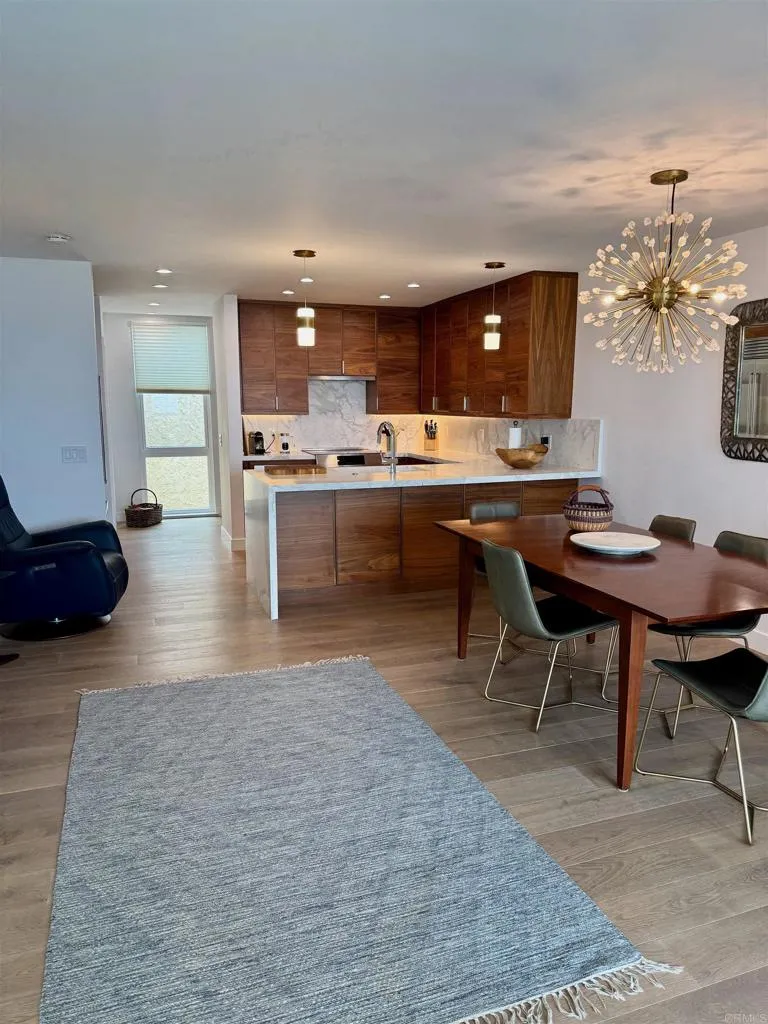 424 Stratford Court #A32 Del Mar, CA 92014