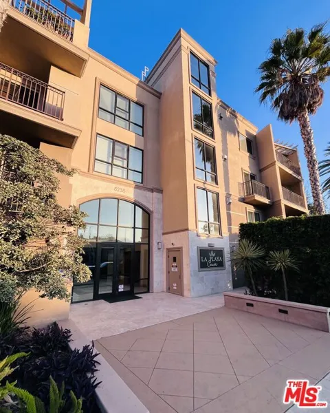 8238 W Manchester Avenue #103