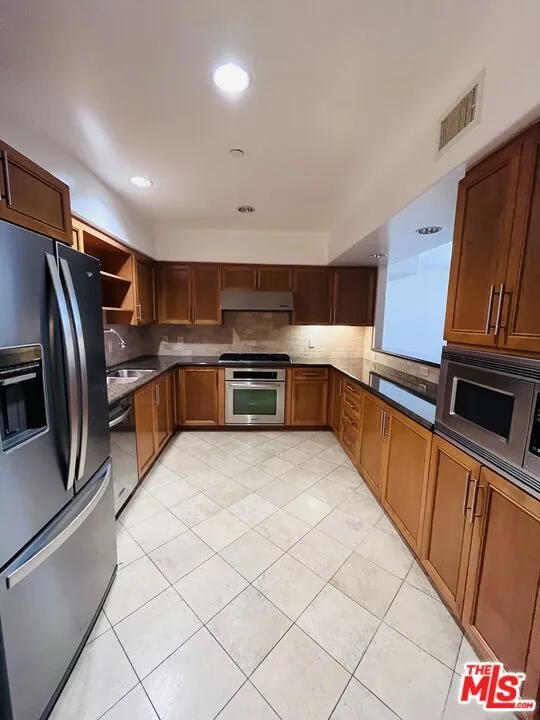 8238 W Manchester Avenue #103 Playa del Rey, CA 90293