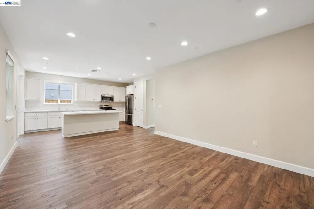 122 Creek View Cir Fairfield, CA 94533