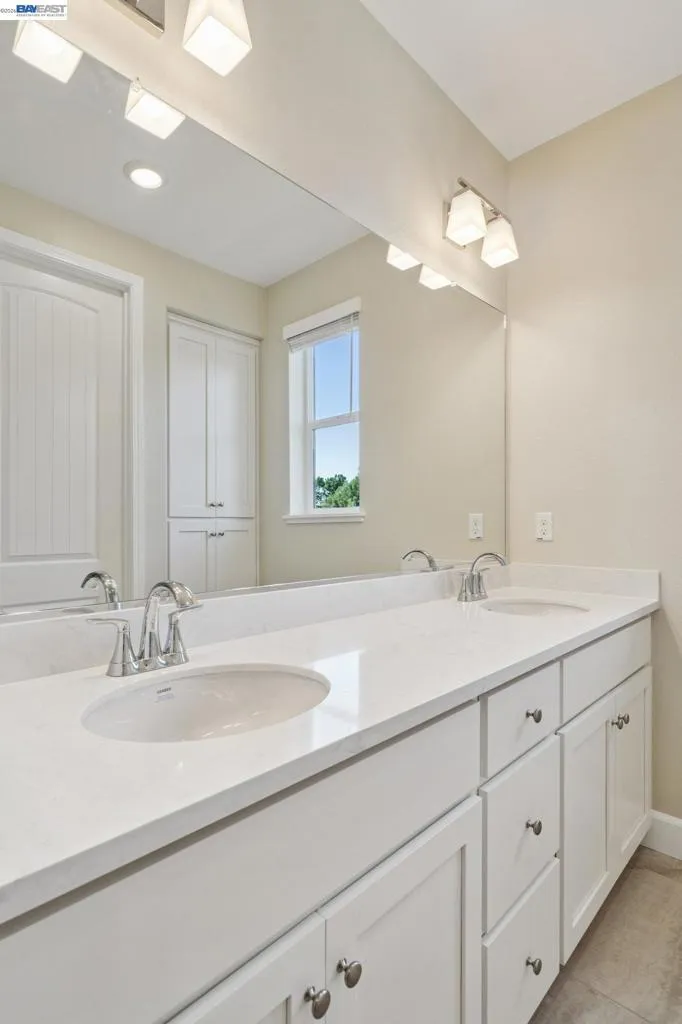 122 Creek View Cir Fairfield, CA 94533