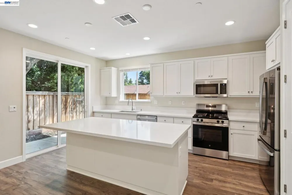 122 Creek View Cir Fairfield, CA 94533