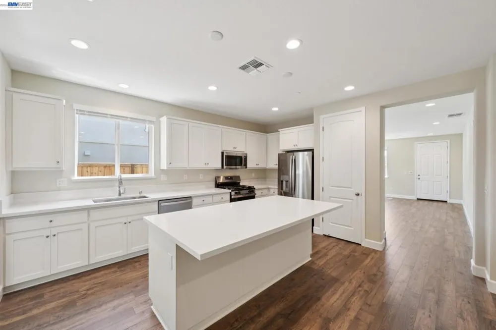 122 Creek View Cir Fairfield, CA 94533