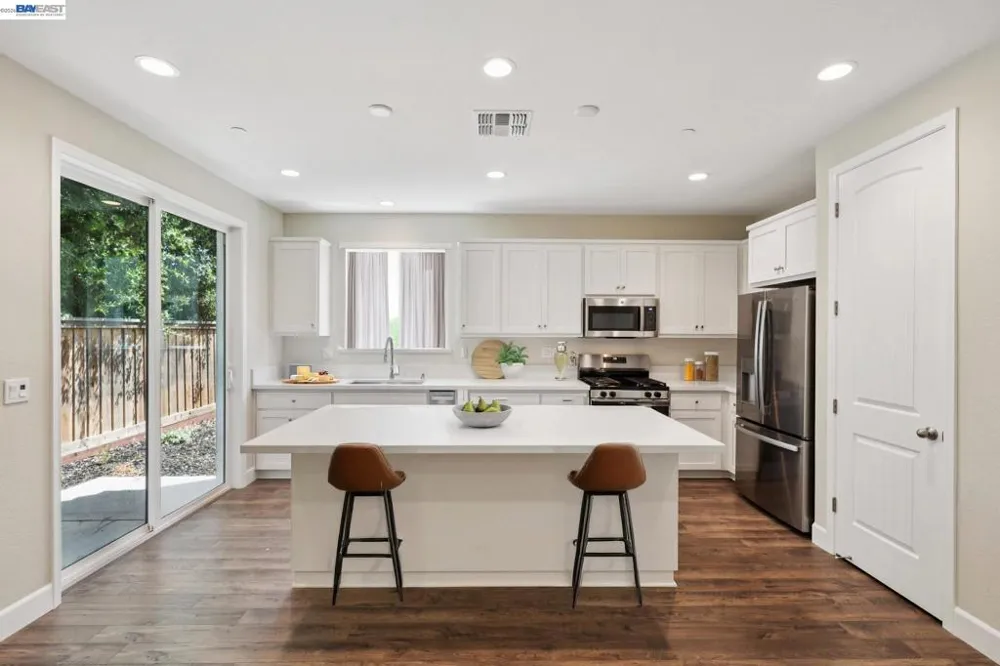 122 Creek View Cir Fairfield, CA 94533
