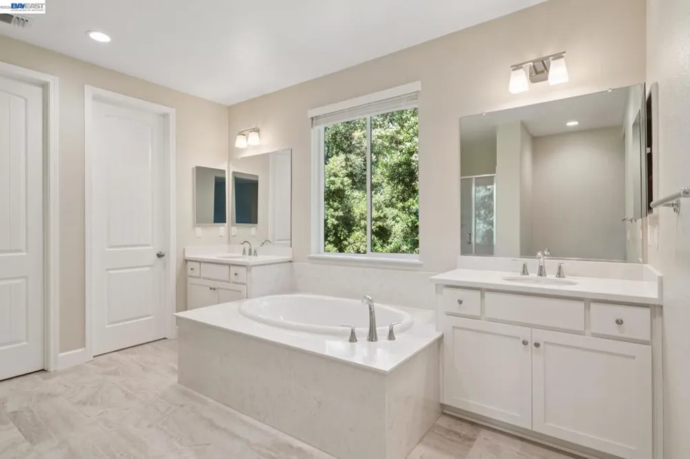 122 Creek View Cir Fairfield, CA 94533