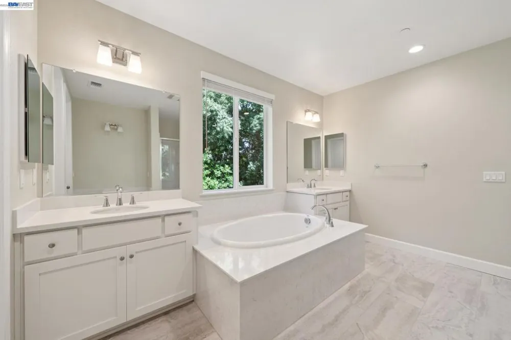 122 Creek View Cir Fairfield, CA 94533