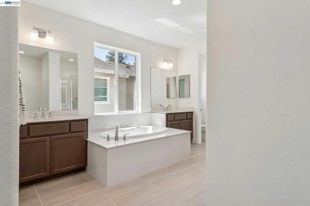 122 Creek View Cir Fairfield, CA 94533