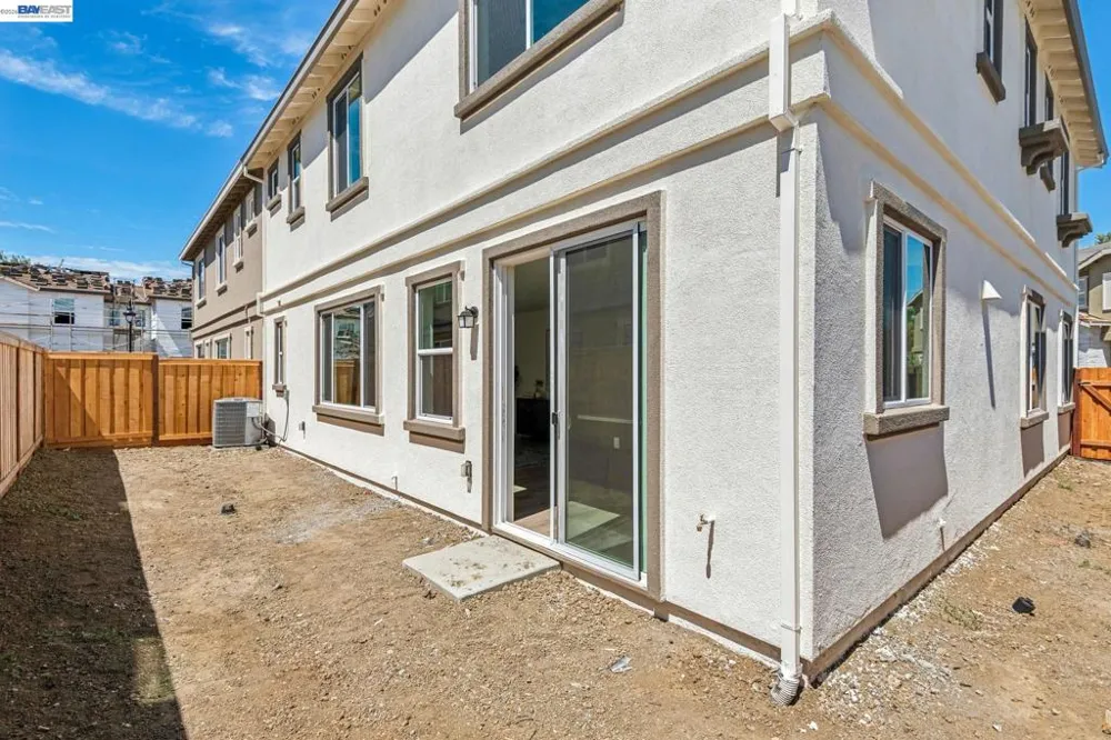 122 Creek View Cir Fairfield, CA 94533