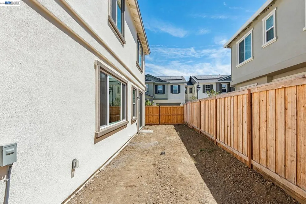 122 Creek View Cir Fairfield, CA 94533