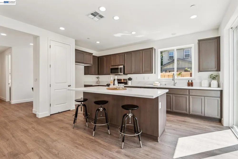 122 Creek View Cir Fairfield, CA 94533