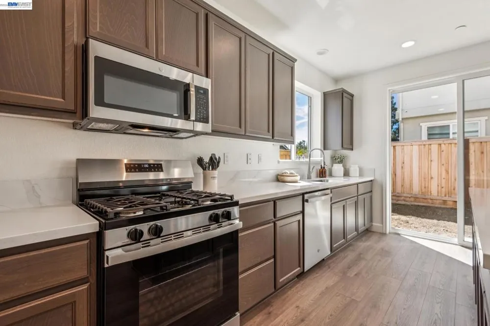 122 Creek View Cir Fairfield, CA 94533