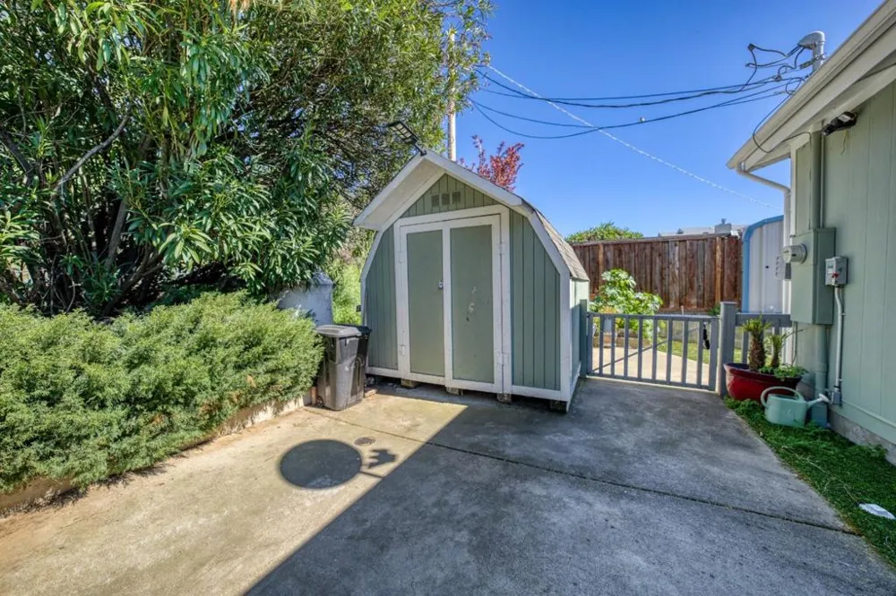 4315 Lakeshore Boulevard Nice, CA 95464