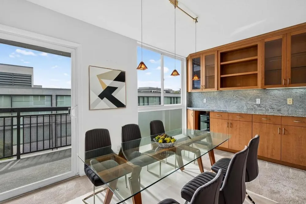 183 Del Medio Avenue #310 Mountain View, CA 94040