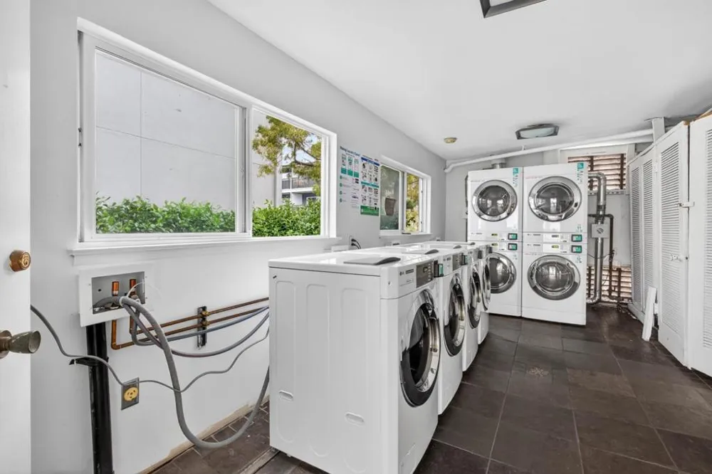 183 Del Medio Avenue #310 Mountain View, CA 94040