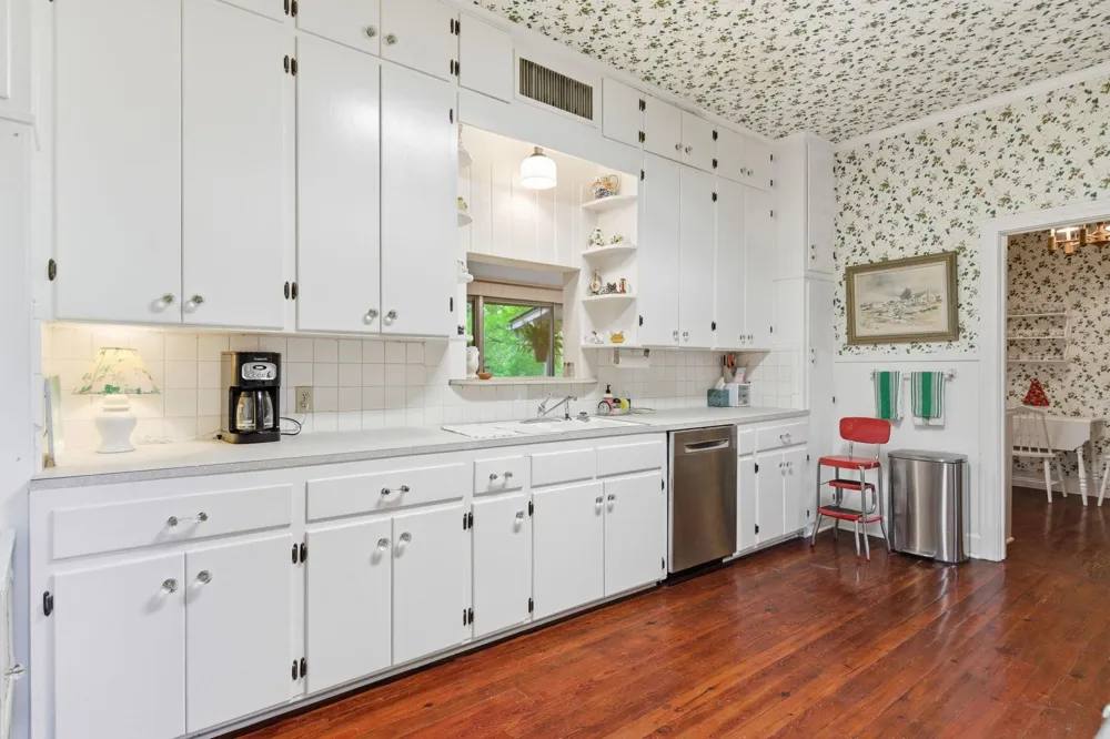 107 West Wheat Street W Woodville, TX 75979