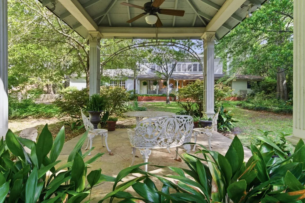 107 West Wheat Street W Woodville, TX 75979
