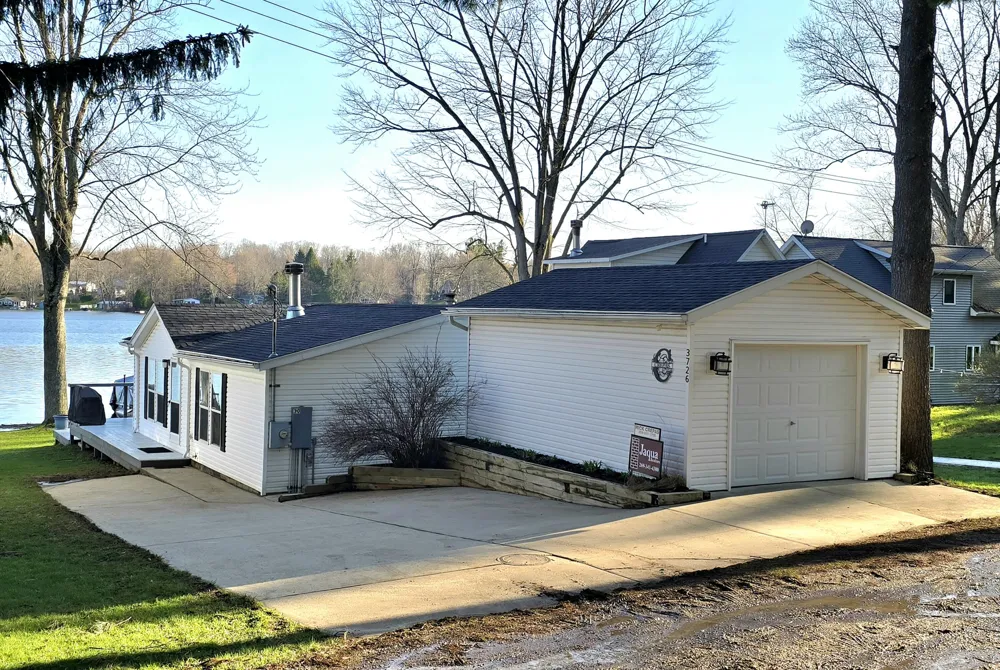 3726 Peterson Drive Cheshire Township, MI 49055