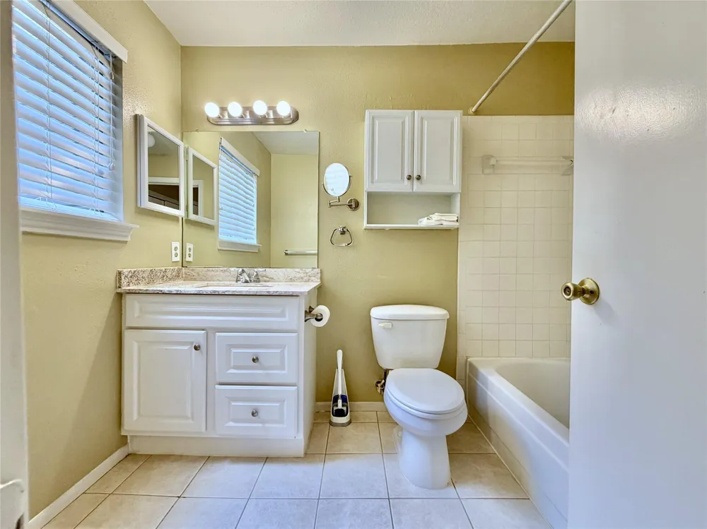 2103 Place Rebecca Lane #D10 Houston, TX 77090
