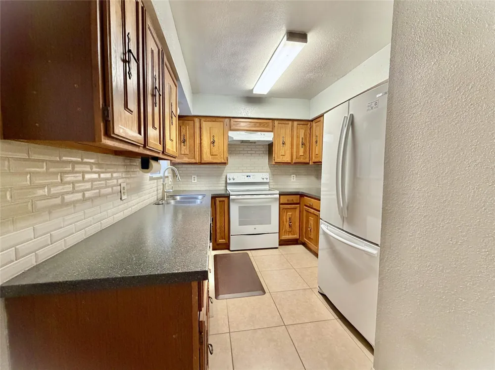 2103 Place Rebecca Lane #D10 Houston, TX 77090