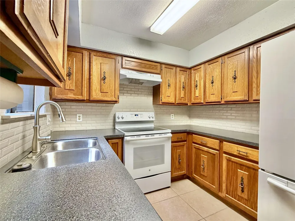2103 Place Rebecca Lane #D10 Houston, TX 77090