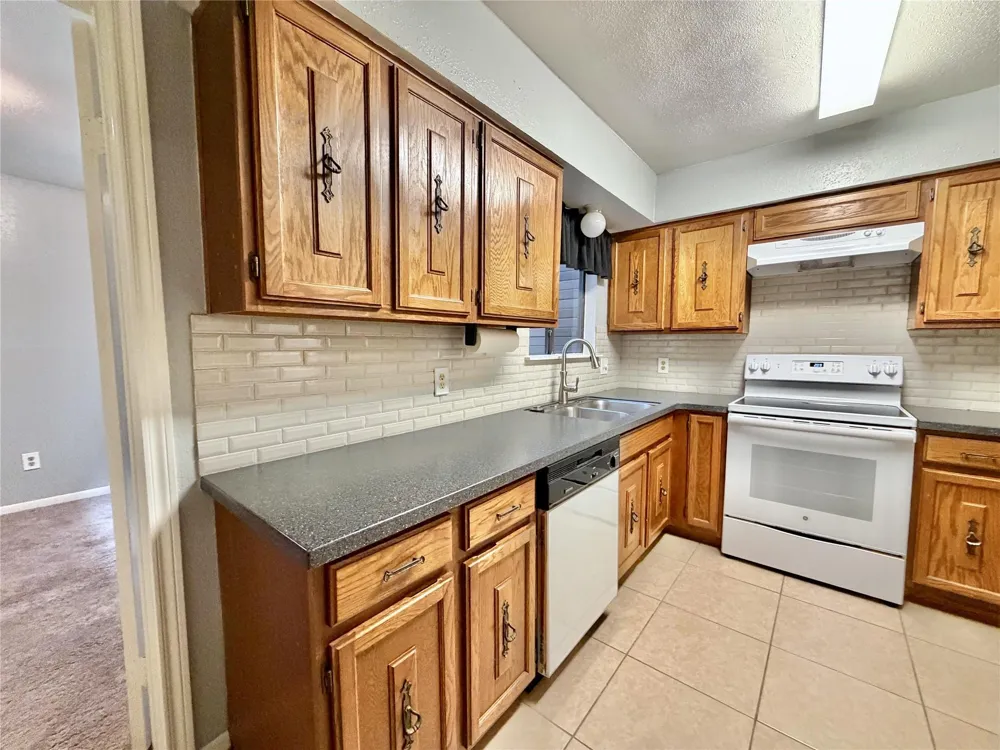 2103 Place Rebecca Lane #D10 Houston, TX 77090