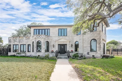 2717 Ocean Drive