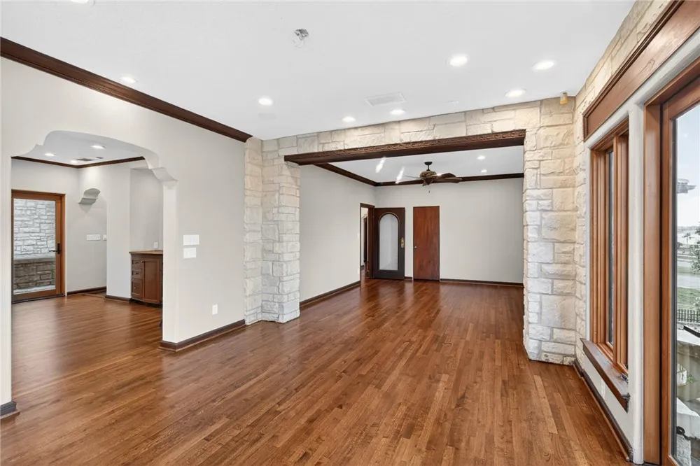 2717 Ocean Drive Corpus Christi, TX 78404