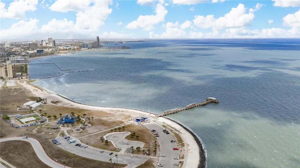 2717 Ocean Drive Corpus Christi, TX 78404