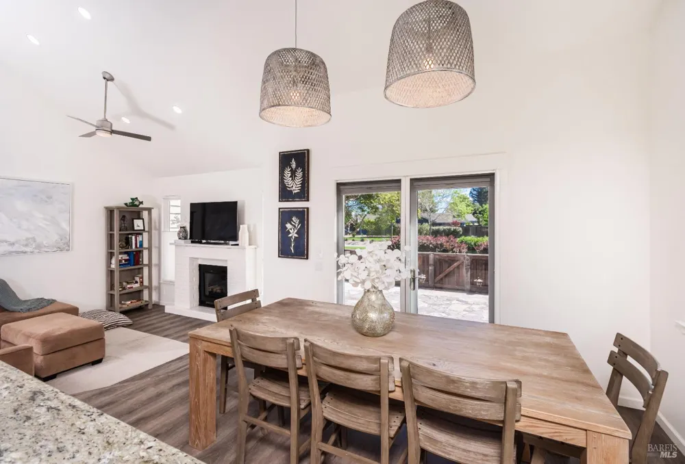 1913 Hopper Way Yountville, CA 94599