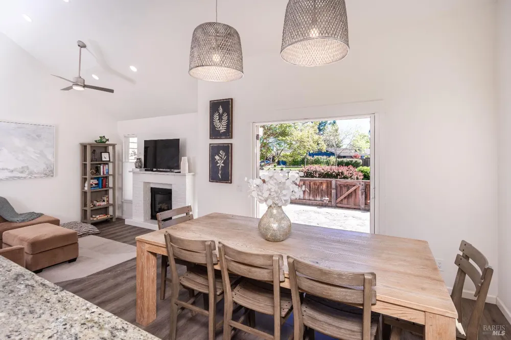 1913 Hopper Way Yountville, CA 94599