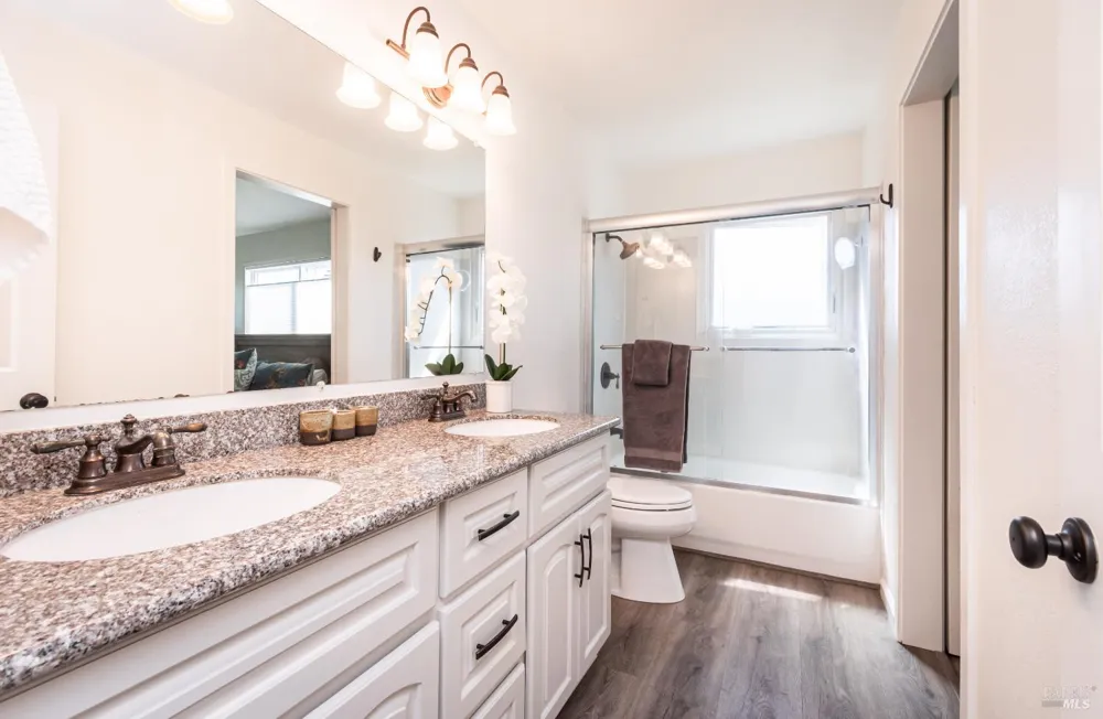 1913 Hopper Way Yountville, CA 94599
