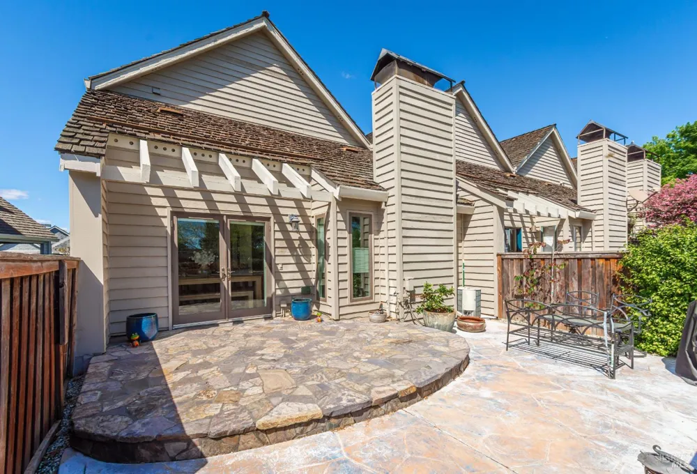 1913 Hopper Way Yountville, CA 94599