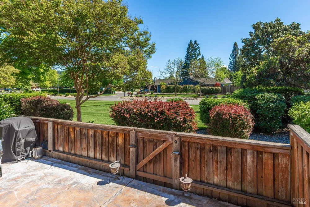 1913 Hopper Way Yountville, CA 94599