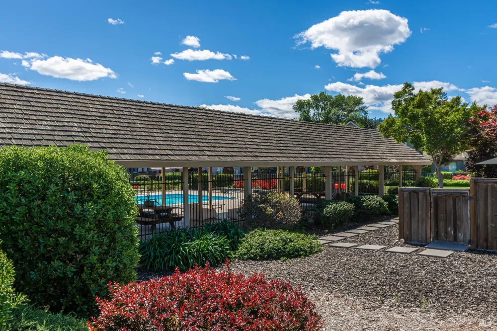 1913 Hopper Way Yountville, CA 94599
