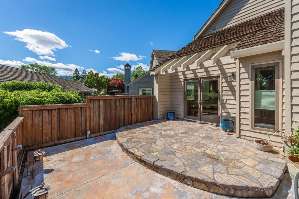 1913 Hopper Way Yountville, CA 94599