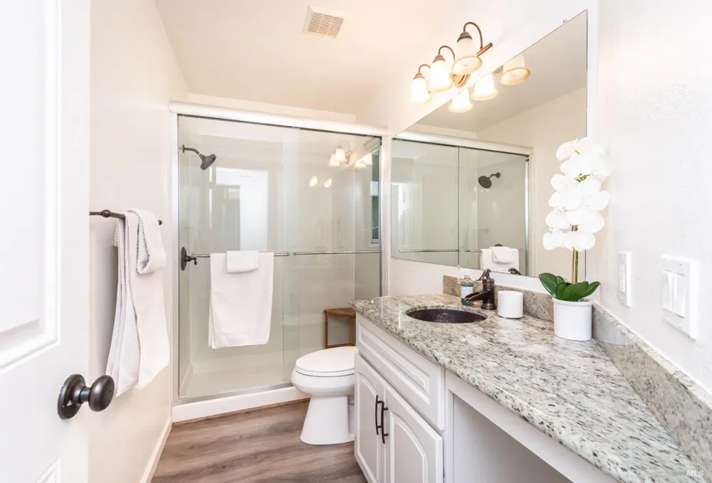 1913 Hopper Way Yountville, CA 94599