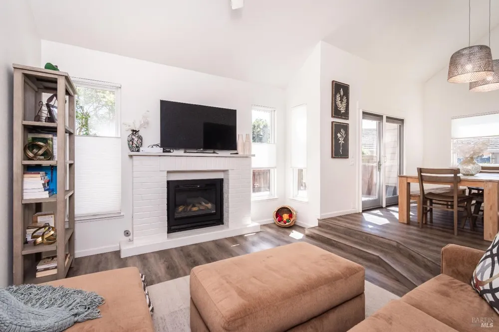 1913 Hopper Way Yountville, CA 94599
