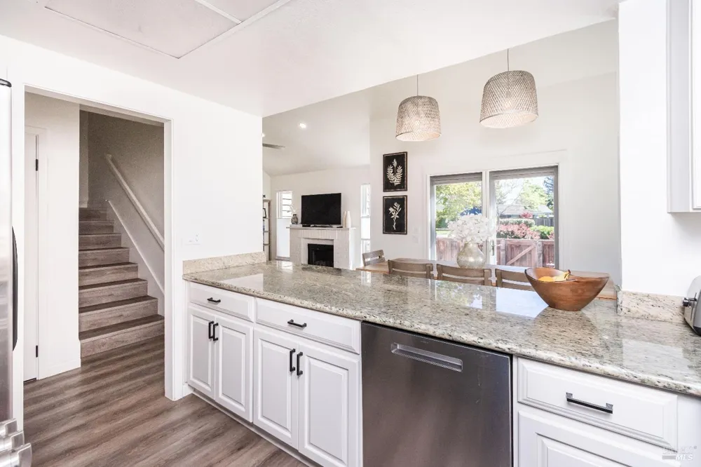 1913 Hopper Way Yountville, CA 94599