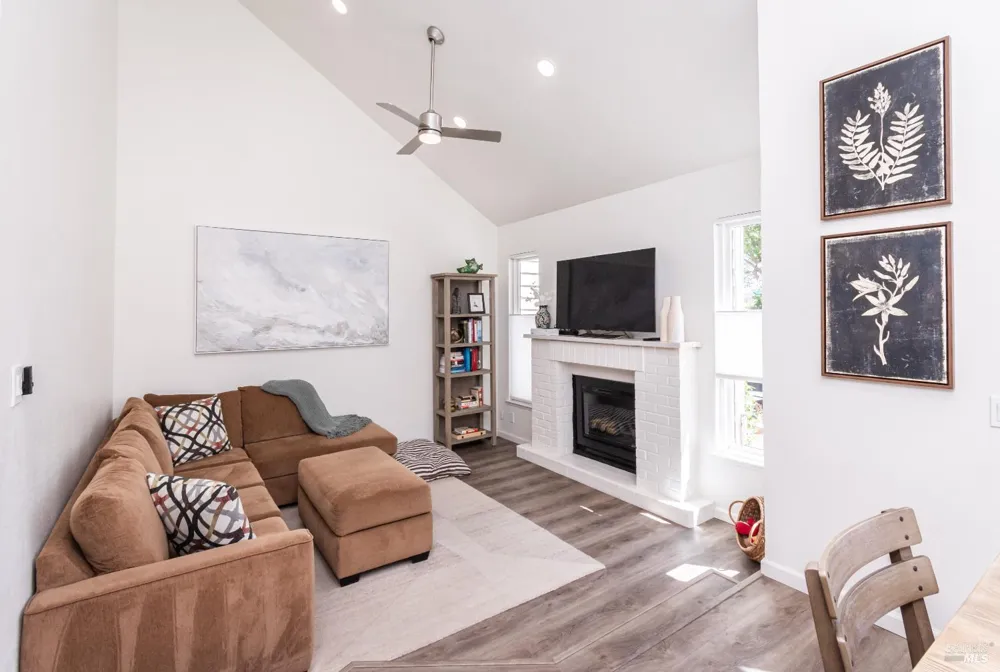 1913 Hopper Way Yountville, CA 94599