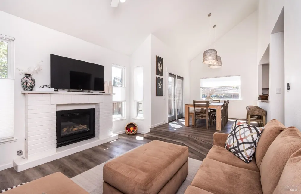 1913 Hopper Way Yountville, CA 94599