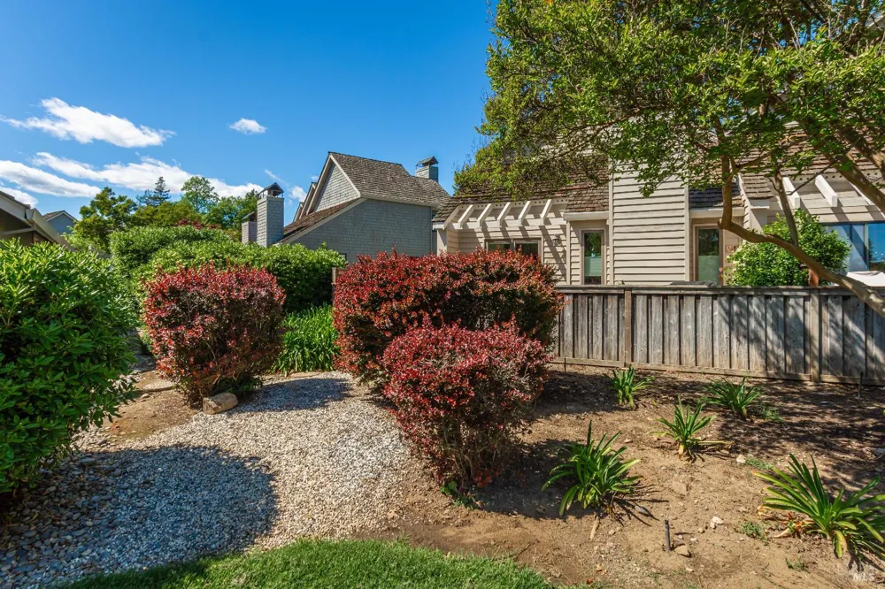 1913 Hopper Way Yountville, CA 94599