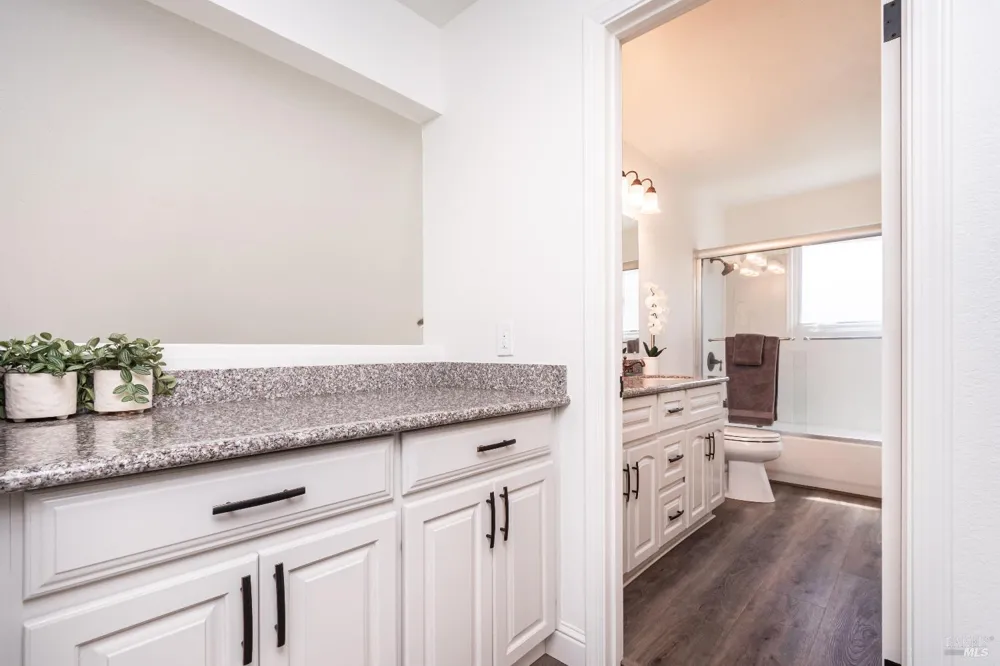 1913 Hopper Way Yountville, CA 94599